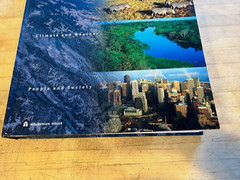 EUC The World Atlas Earth Concise — Coffee Table Book HARDCOVER 2008 Maps **