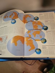Reader’s Digest atlas of the world – Hardcover – GOOD Shape