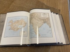 Vintage US GOVT. Ring binder with 138 geographical World Map cards 10”x8”#STA