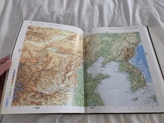 🌍Oxford Atlas of the World 16th Ed 2009 Philips Maps Hardcover📚