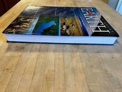 EUC The World Atlas Earth Concise — Coffee Table Book HARDCOVER 2008 Maps **