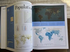 Vintage Hammonds World Atlas Hardcover 2000 Executive Edition Beth Daniel