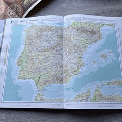The Reader’s Digest Great World Atlas – 5th Edition + map sleeve 1975