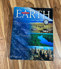 2008 The World Atlas Earth Concise Coffee Table Book Huge 16″ x 12″ x 2″