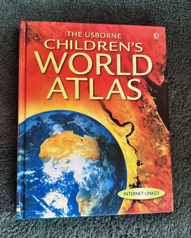 The Usborne, Children’s World Atlas, 60 pages of maps, Geographical, Earth