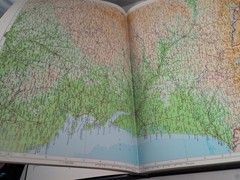 1983 Royal Geographical Society Atlas of the World Coffee Table Book