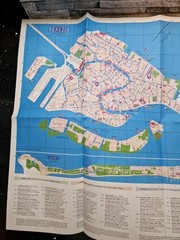 Venice Guide Book/ Street Map 115 Colour Illustrations Of This Stunning City