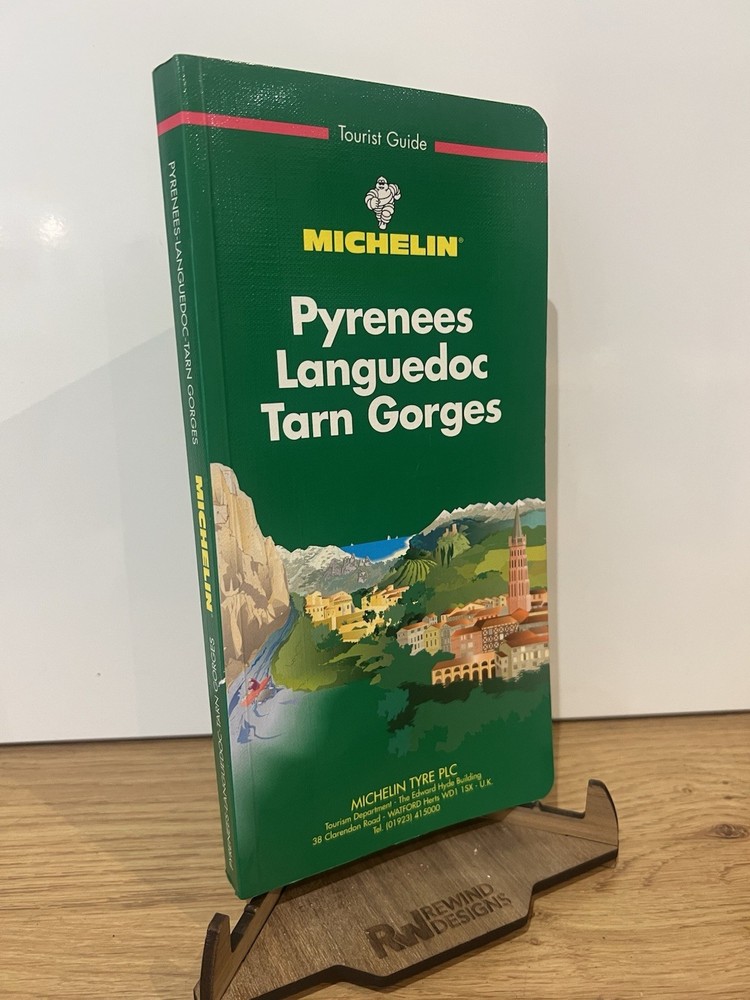 Tourist Guide Michelin Green Guide To Pyrenees Languedoc