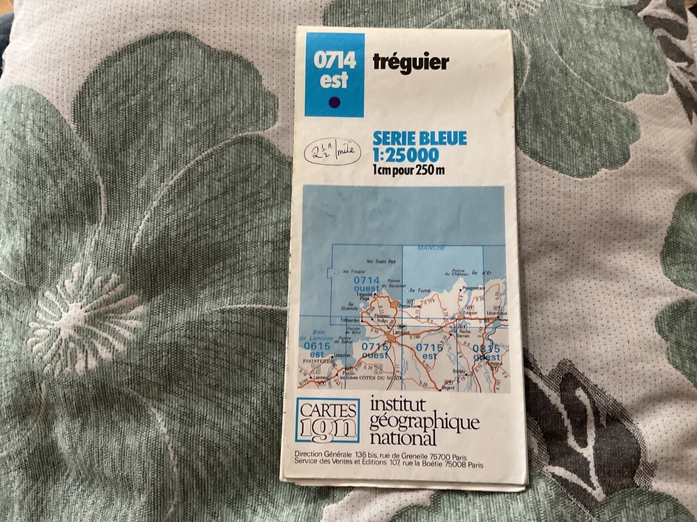 treguier map . serie bleue 0714 est