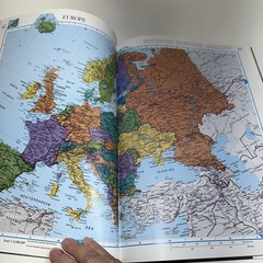 Illustrated World Atlas by Reader’s Digest Editors (1997, Hardcover)