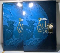 ✨VINTAGE✨ National Geographic Atlas of the World Eighth Edition Hard Cover Book