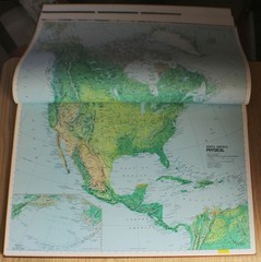 1985 National Geographic Atlas of North America Large Format Slipcover Magnifier