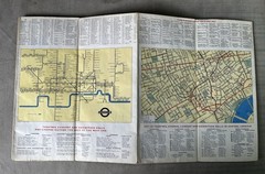England : London – Section No. 1 Road Map and Central London Street Index – Esso