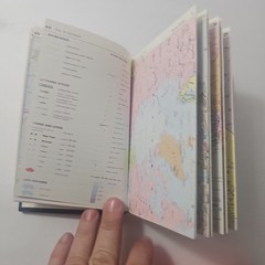 Vintage Bartholomew Mini World Atlas, 1989 Hardcover (4″x6″) Excellent Condition