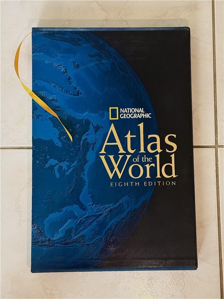 VINTAGE National Geographic Atlas of the World, Eighth Edition 2004
