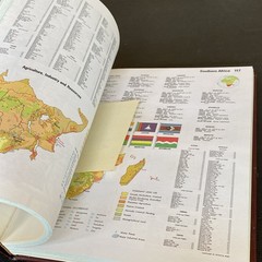 Vintage 1977 World Atlas Hammond Leather Bound Classics Edition Book Reference