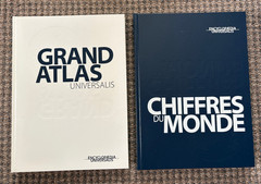 Encyclopaedia Universalis: Grand Atlas & Chiffres du Monde, 2vol. HC in Slipcase