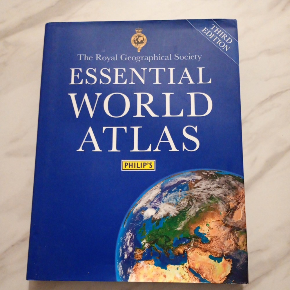 Philip’s Essential World Atlas: hardback (Philip’s World Atlas Philip’s Maps