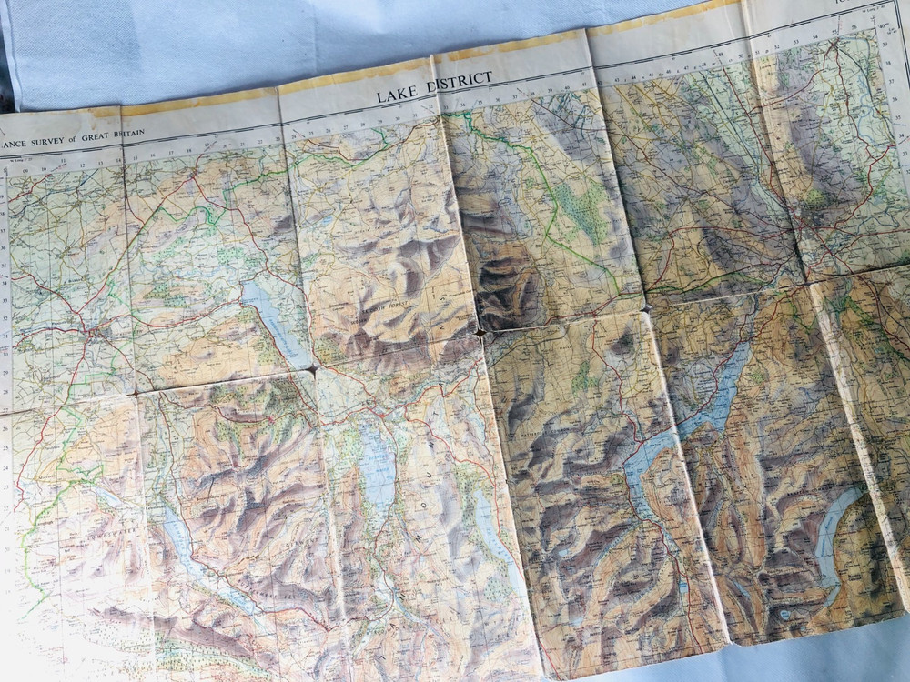 Map The Lakes some damage Vintage ra