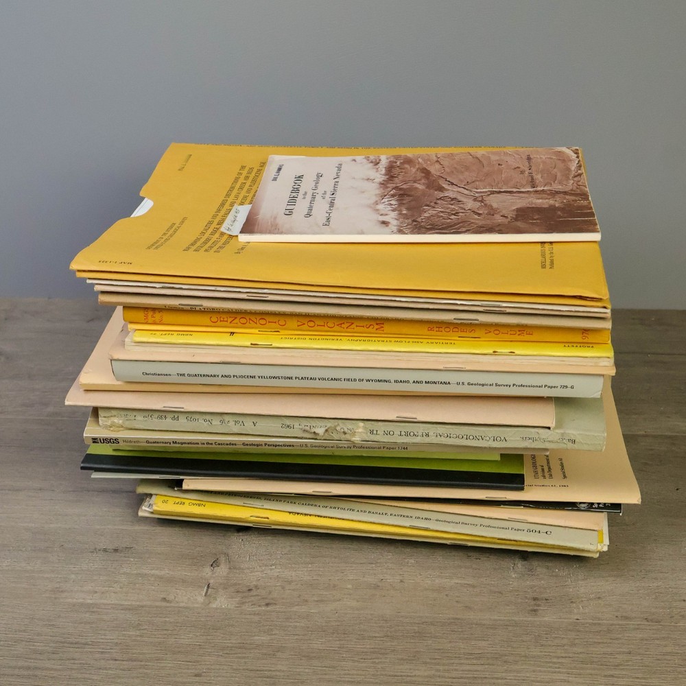 Lot 28 USGS Geology Volcanology Guidebooks Maps Reports GUC