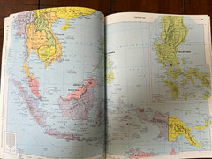 Rand McNally set of 2 1993 world atlas 1997 Historical Atlas