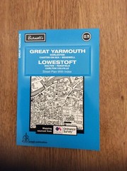 Yarmouth Lowestoft Bradwell Fold out street map with index in black/white