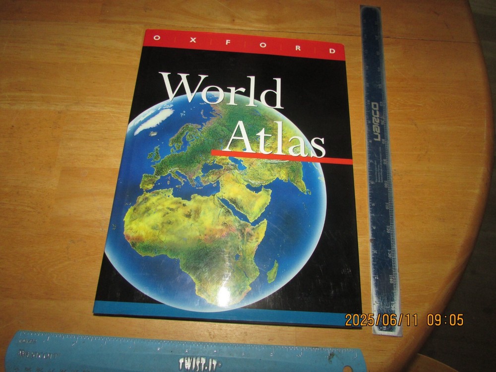 Oxford World Atlas by George Philip Limited Staff (1996, Hardcover)