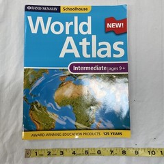 Atlas Schoolhouse Intermediate World Atlas by Rand McNally Staff (2005 Paperback