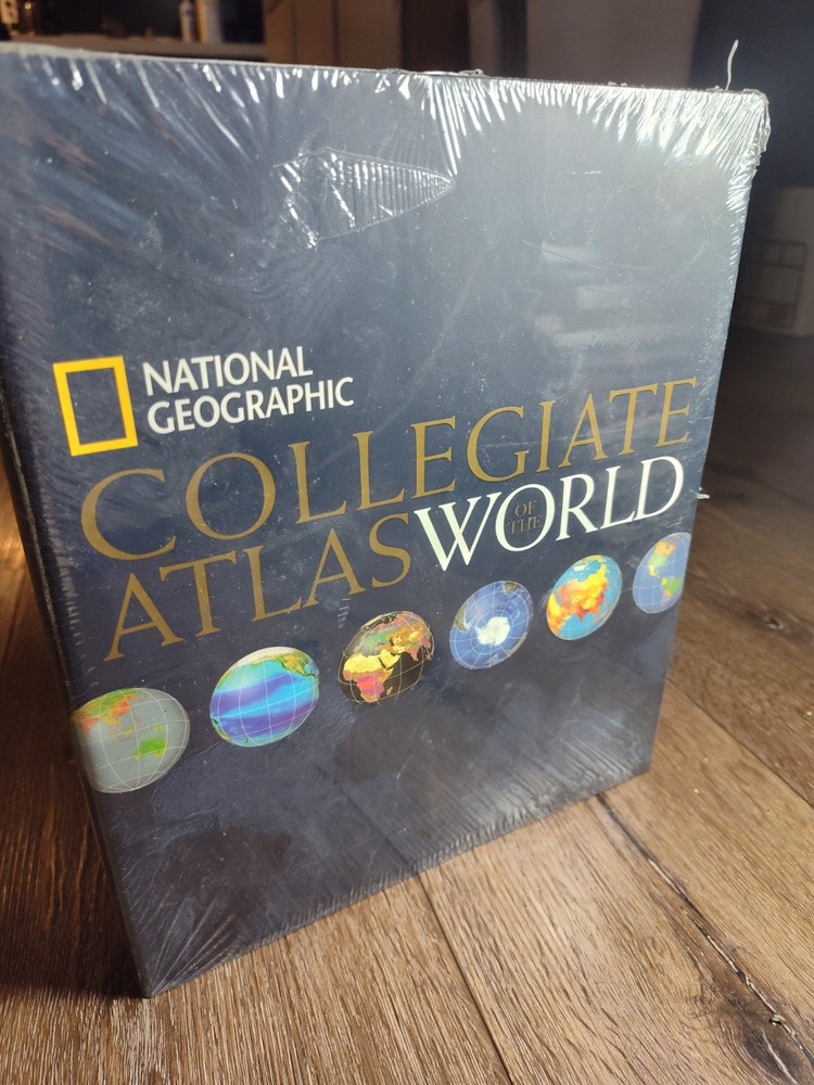NATIONAL GEOGRAPHIC COLLEGIATE ATLAS OF THE WORLD. New Sealed