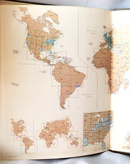 VINTAGE CAPPELENS INTERNASJONALE ATLAS – HARDCOVER 1981 (NORWEGIAN LANGUAGE)