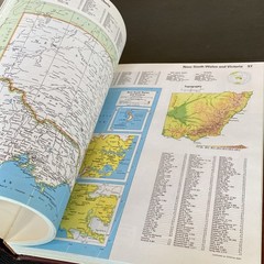Vintage 1977 World Atlas Hammond Leather Bound Classics Edition Book Reference