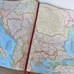’92 National Geographic Atlas of the World 6th Edition w/ Magnifier & Supplement