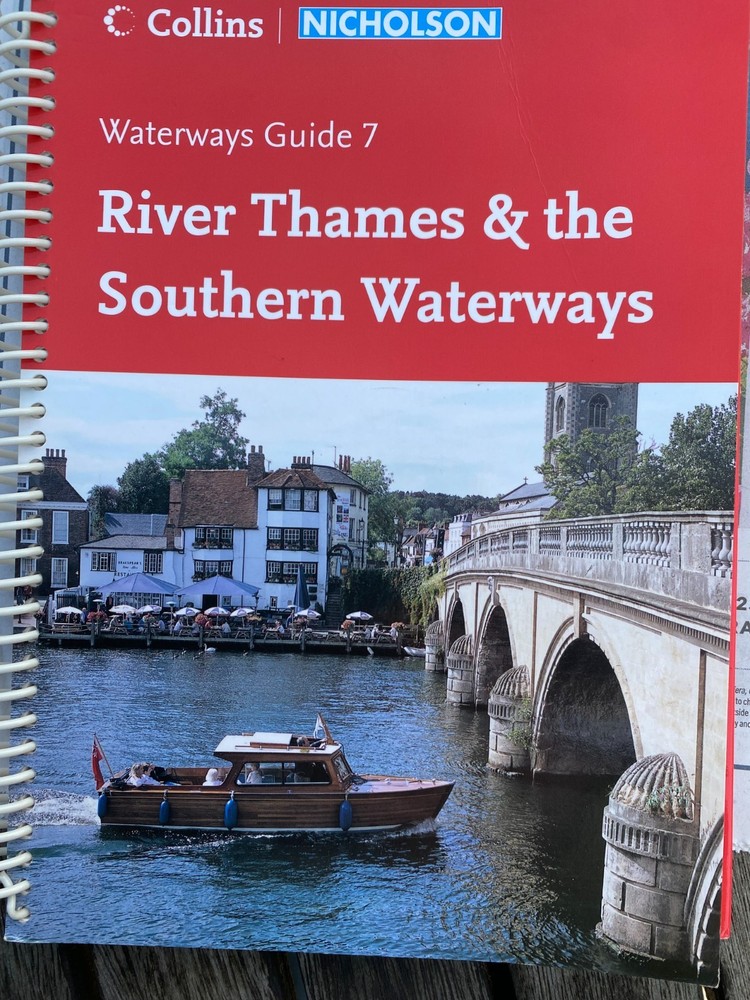 Collins Nicholson Waterways Guide 7 River Thames & the Southern Waterways 2006