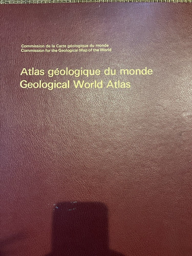 UNESCO Atlas géologique du monde / Geological World Atlas 1:10,000,000 World
