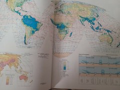 Rand McNally GOODES World Atlas 17th Edition 4th Printing rev 1988 HC EX VG+ 2-1