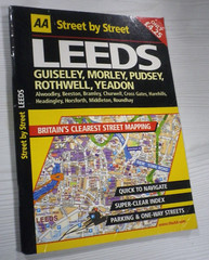 AA Street by Street LEEDS