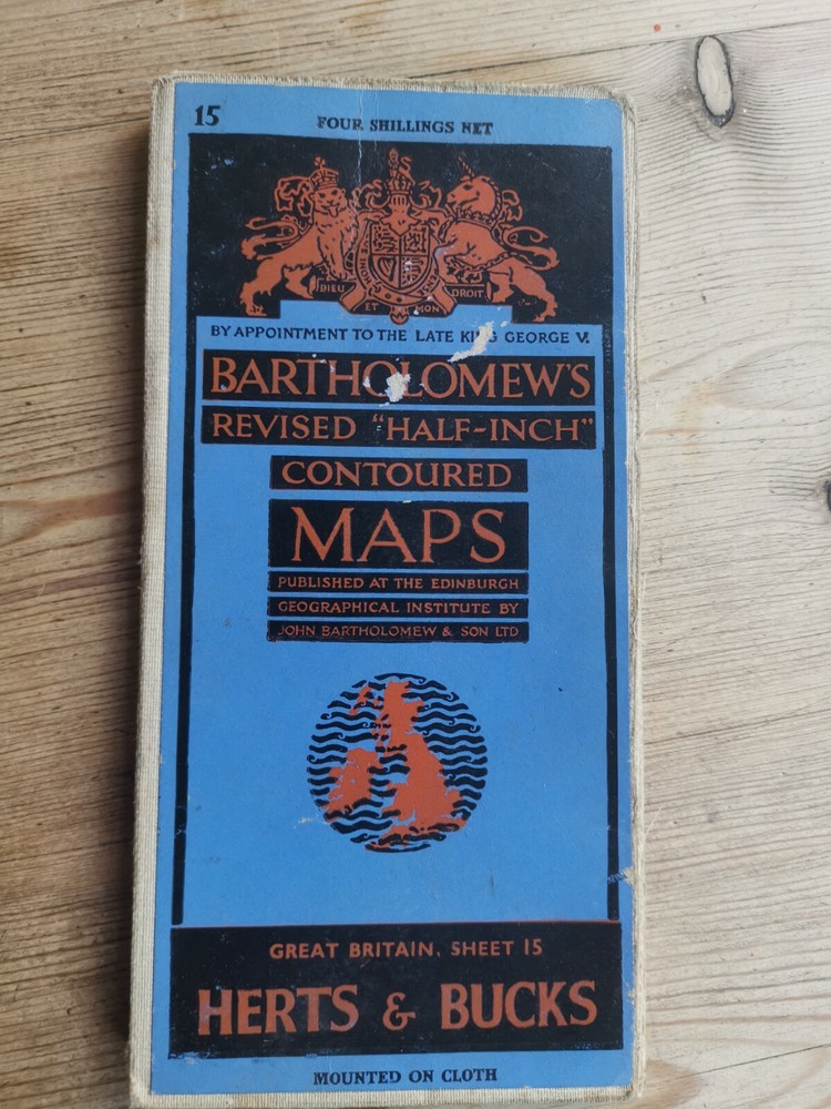 HERTS & BUCKS – VINTAGE MAP, full colour Bartholomew’s Half Inch on CLOTH – 1951