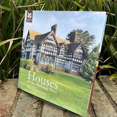 Houses of the National Trust: New Edition by Greeves, Lydia Book Simon Jenkins