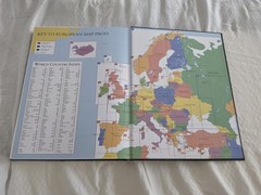 🌍Oxford Atlas of the World 16th Ed 2009 Philips Maps Hardcover📚