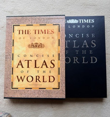 The Times of London Concise Atlas of the World – 8th Edition – Like New