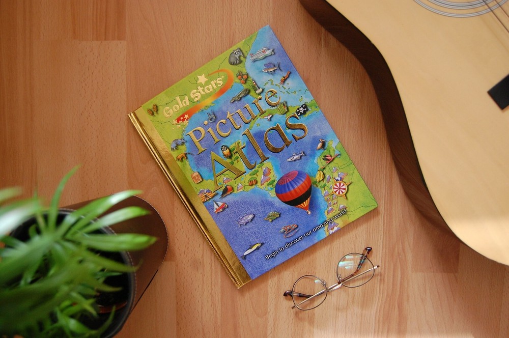 GOLD STARS CHILDREN’S ATLAS BY HELEN CANN & PAMELA BEASANT