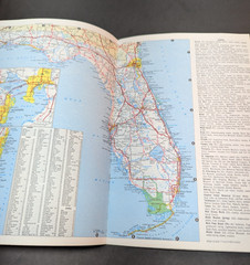 1987 Glove Compartment Booklet Road Atlas & Vacation Guide Readers Digest VTG