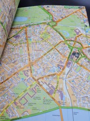 AA 2006 Concise Road Atlas Britain Map 1:4 Scale Ireland 50 Town Plans Vtg