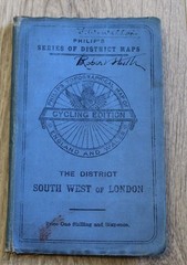 District SOUTH WEST of LONDON Fold Out Colour Cloth Map Philips Cycling Edition