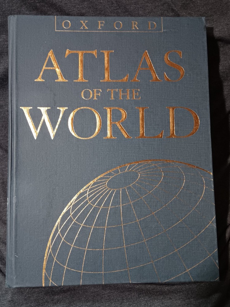 Atlas of the World coffee table book Big “15×11” 2003 published Oxford