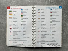 WH Smith LONDON Streetfinder Atlas / Map – 1999 – 268 Page Book (Ring Bound)