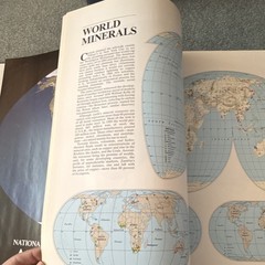 National Geographic Atlas of the World Sixth Edition 1990 Hardcover, World