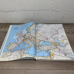 National Geographic Atlas of the World Revised Sixth Edition Oversized Book 1990