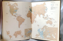 VINTAGE CAPPELENS INTERNASJONALE ATLAS – HARDCOVER 1981 (NORWEGIAN LANGUAGE)