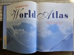 Vintage Hammonds World Atlas Hardcover 2000 Executive Edition Beth Daniel